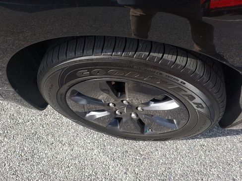 Used 2020 Chrysler Pacifica Limited w/ Quick Oder Package 2EV RED-S image 8