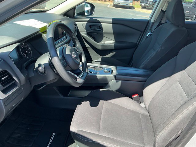 Used 2024 Nissan Rogue S AWD/4WD image 9