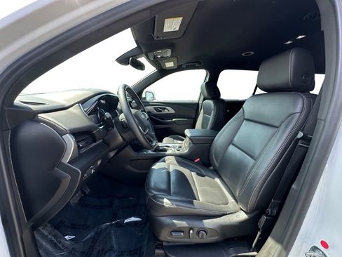 Used 2023 Chevrolet Traverse LT AWD/4WD image 9
