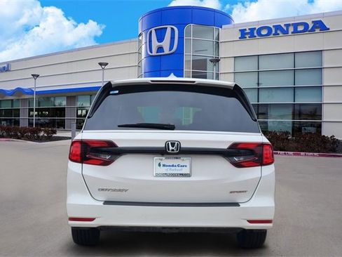 Certified 2023 Honda Odyssey Sport image 5