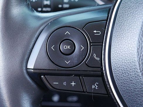 Used 2021 Toyota RAV4 XLE Premium image 29