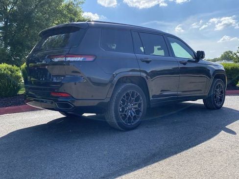Used 2024 Jeep Grand Cherokee L Summit AWD/4WD image 3