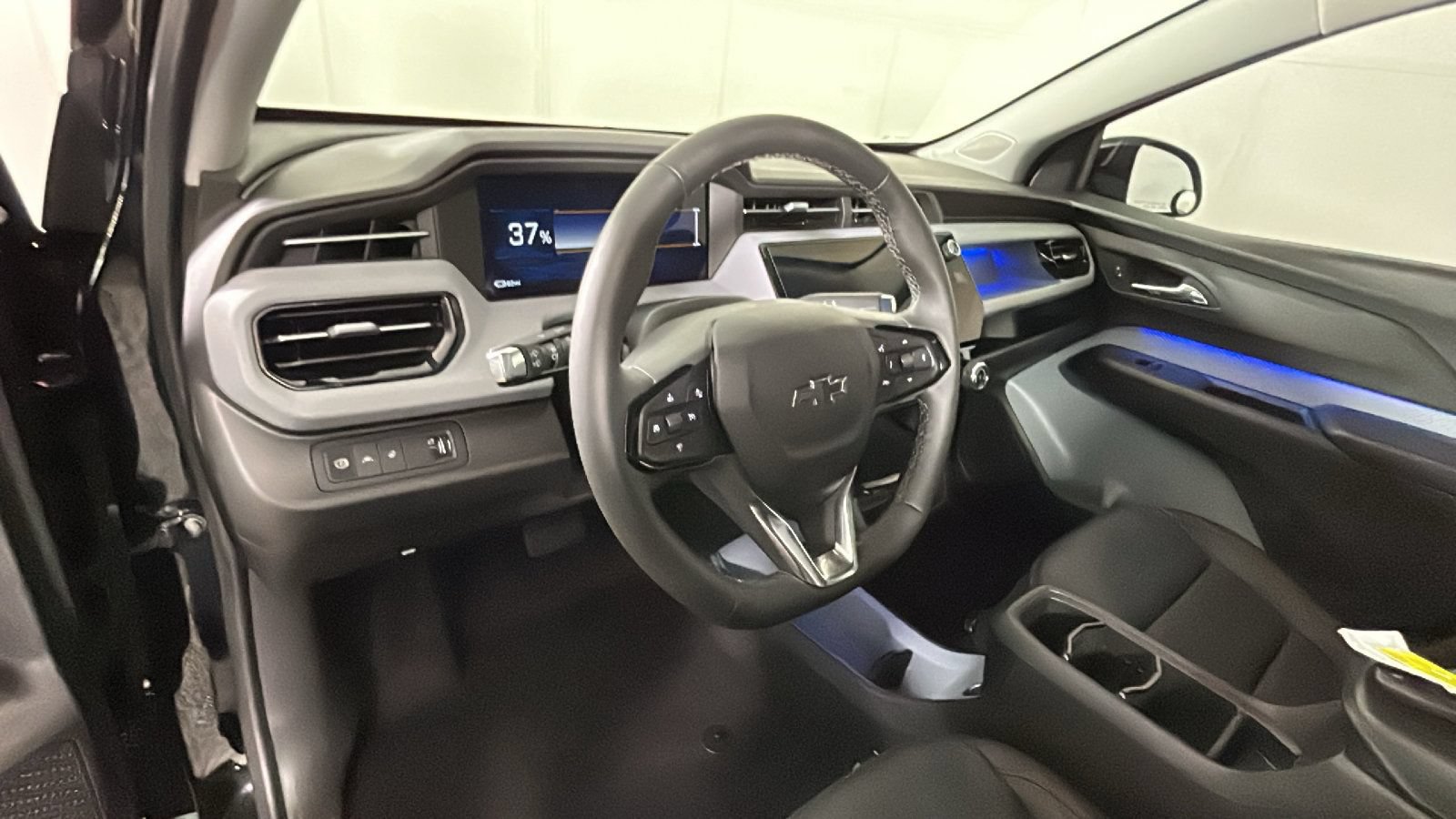 Used 2027 Chevrolet Bolt RS FWD image 16