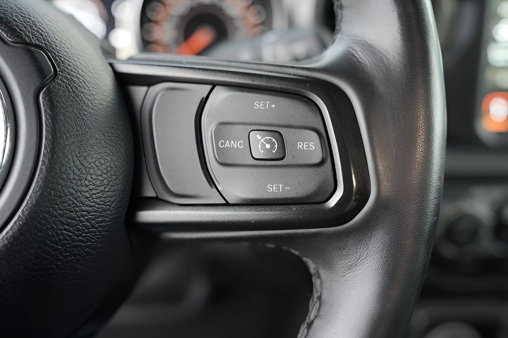 Used 2021 Jeep Gladiator Sport AWD/4WD image 27