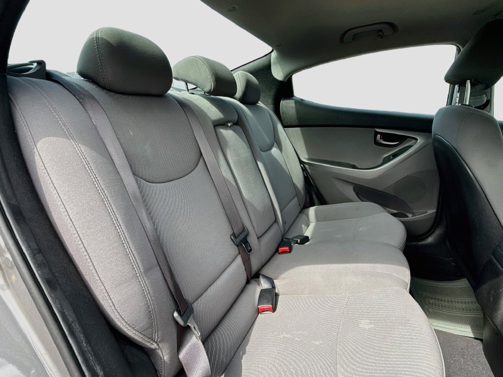 Used 2014 Hyundai Elantra SE FWD image 31