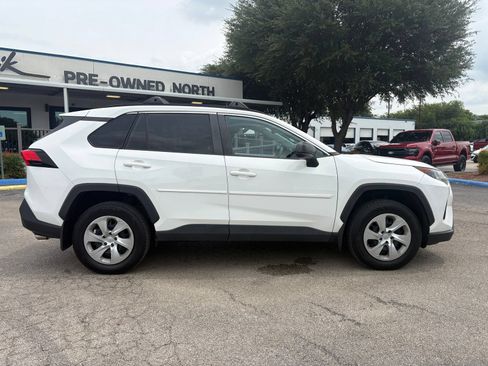 Used 2020 Toyota RAV4 LE w/ Carpet Mat Package AWD/4WD image 2