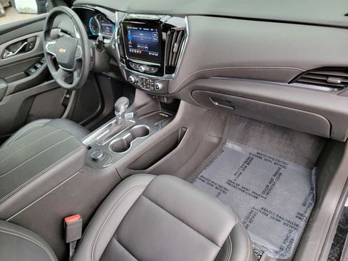 Used 2023 Chevrolet Traverse LT w/ LPO, Floor Liner Package FWD image 26