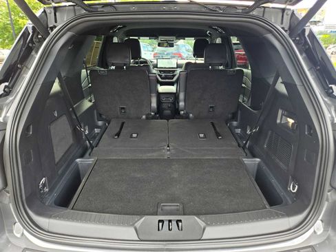 Used 2025 Ford Explorer ST-Line w/ Premium Package RWD image 14