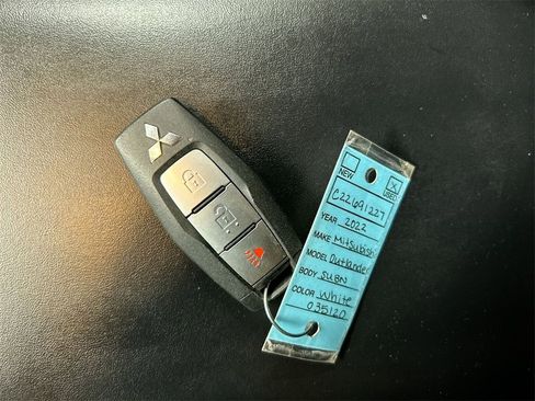 Used 2022 Mitsubishi Outlander ES image 12