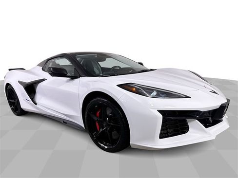 Used 2025 Chevrolet Corvette E-Ray image 2