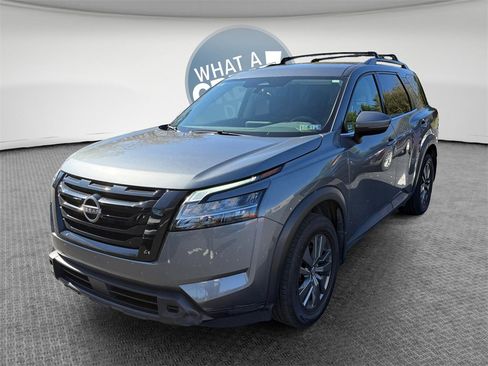 Used 2022 Nissan Pathfinder SV w/ SV Black Package image 8