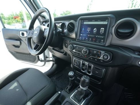 Used 2021 Jeep Gladiator Sport AWD/4WD image 34