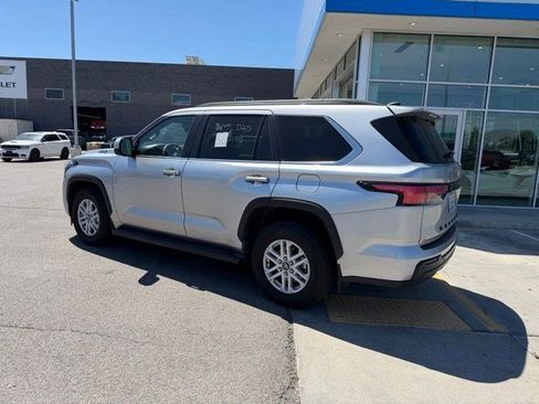 Used 2025 Toyota Sequoia SR5 AWD/4WD image 2