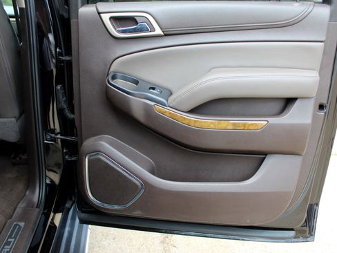 Used 2017 GMC Yukon XL Denali w/ Open Road Package image 22