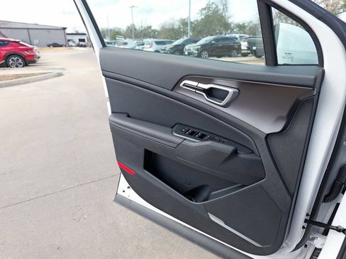 Certified 2026 Kia Sportage EX w/ EX Panorama Roof Package image 20