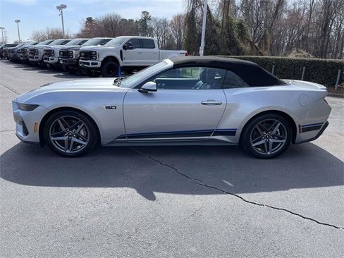 Used 2025 Ford Mustang GT Premium image 30