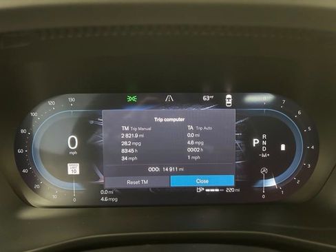 Used 2025 Volvo XC40 B5 Core image 14