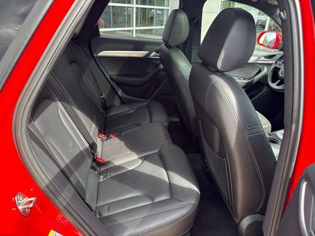 Used 2018 Audi Q3 2.0T Premium Plus w/ Premium Plus Package AWD/4WD image 32