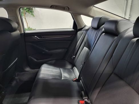 Used 2021 Honda Accord Touring image 14