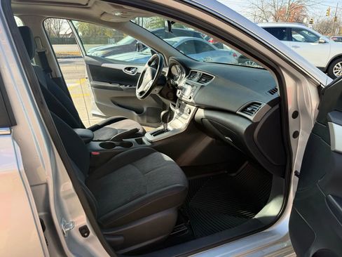 Used 2015 Nissan Sentra SV w/ Style Package image 11