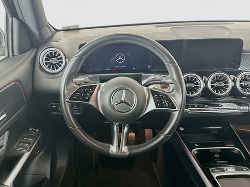 Used 2024 Mercedes-Benz EQB 250+ image 17