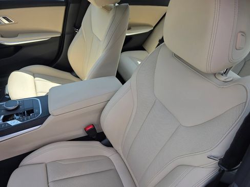 Certified 2023 BMW 330i xDrive Sedan w/ Convenience Package AWD/4WD image 10
