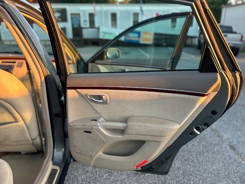 Used 2006 Hyundai Azera SE image 14