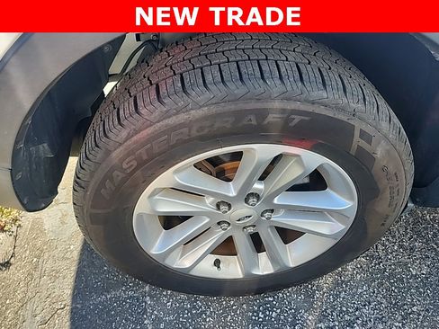 Used 2014 Ford Explorer XLT w/ Equipment Group 202A image 12