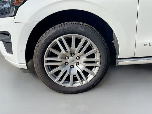 Used 2024 Ford Expedition Platinum AWD/4WD image 33