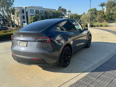 Used 2024 Tesla Model Y 2WD image 5