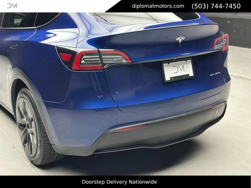 Used 2023 Tesla Model Y Long Range image 15