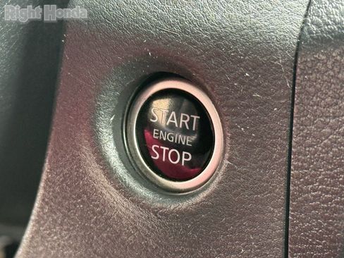 Used 2024 Nissan Frontier SV image 26