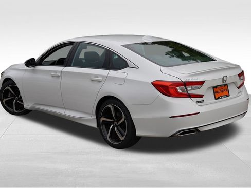 Used 2018 Honda Accord Sport image 7
