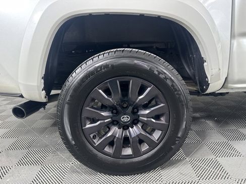 Used 2023 Toyota Tacoma Limited image 10