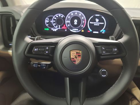New 2026 Porsche Cayenne image 16