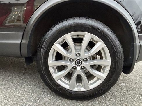 Used 2022 Nissan Rogue Sport SV image 18