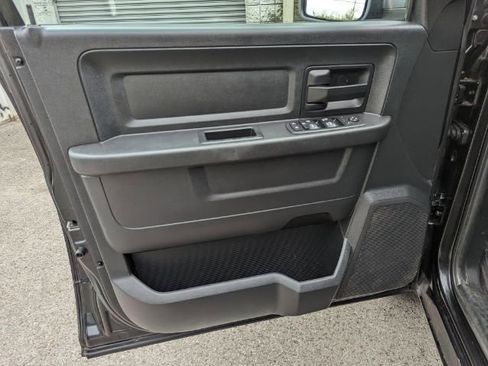 Used 2017 RAM 1500 Express image 11