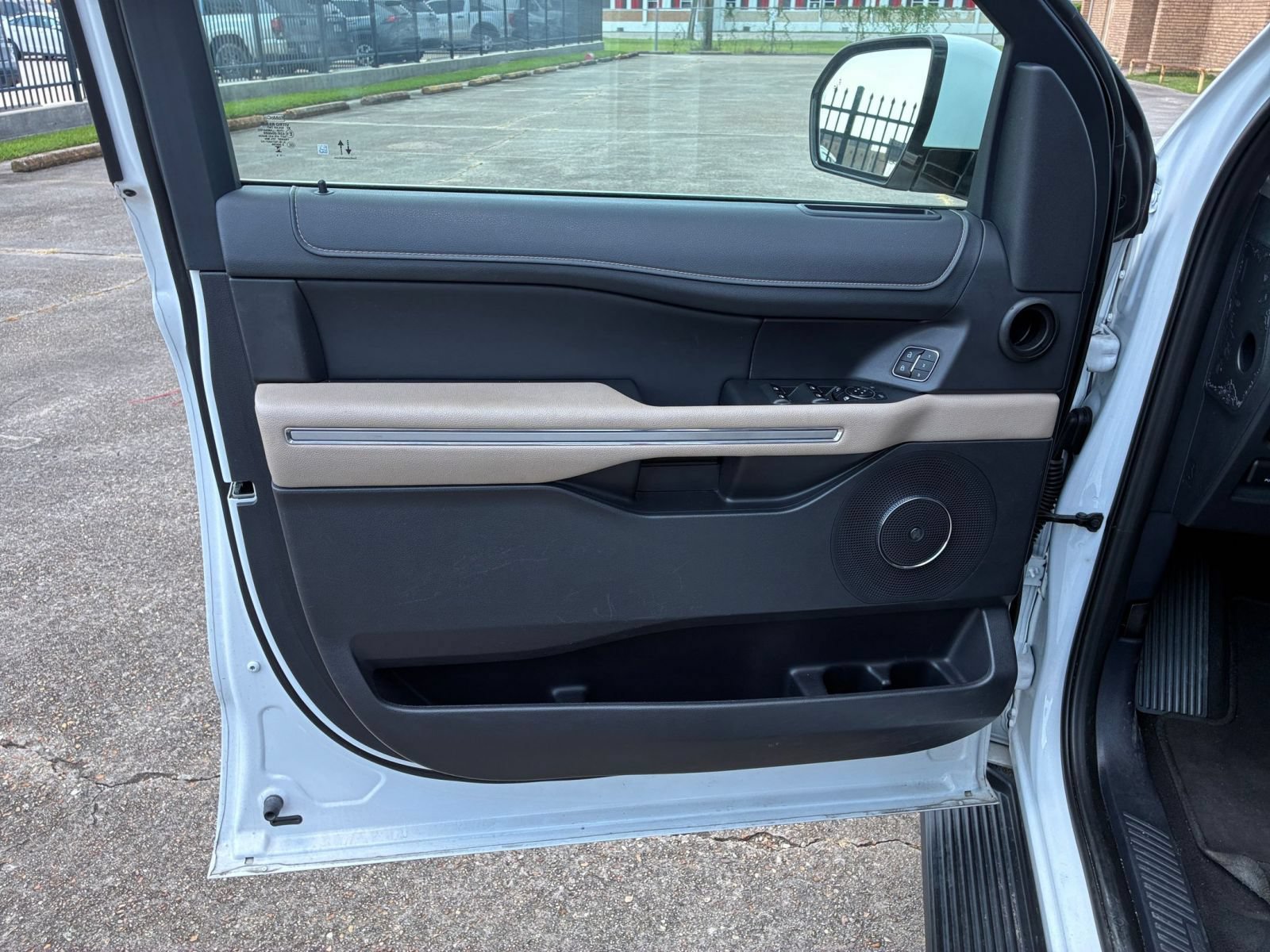 Used 2024 Ford Expedition Max Limited RWD image 18
