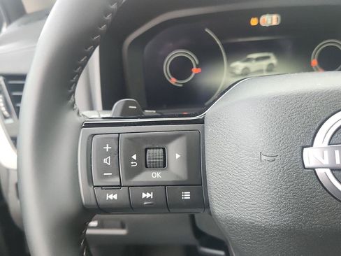 Used 2026 Nissan Rogue SL AWD/4WD image 14