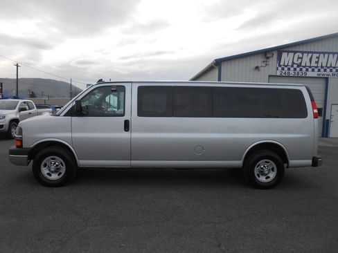 Used 2016 Chevrolet Express 3500 LT w/ LT Preferred Equipment Group image 7