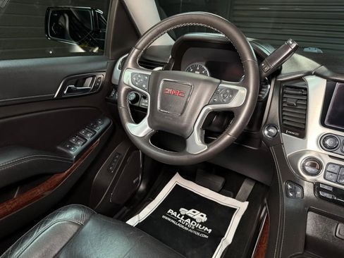 Used 2017 GMC Yukon XL SLT w/ Premium Edition AWD/4WD image 14