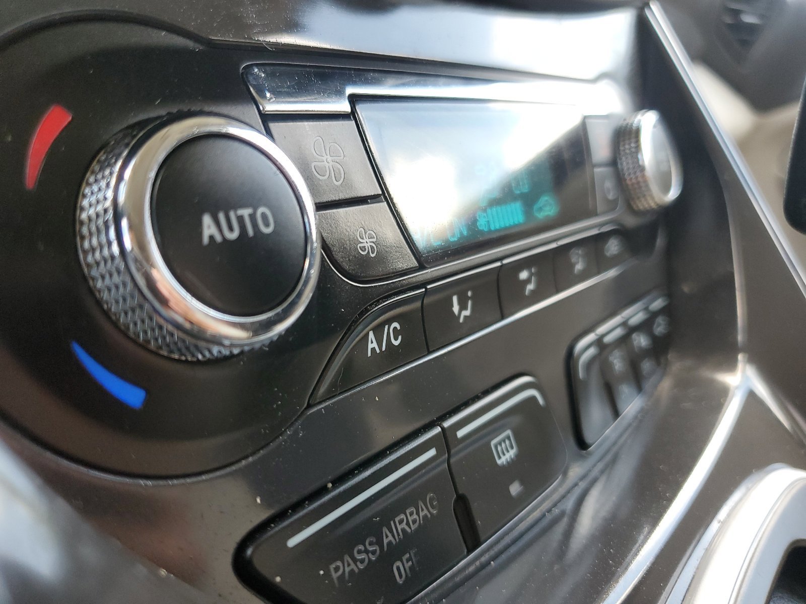 Used 2014 Ford Escape Titanium w/ Equipment Group 401A FWD image 28