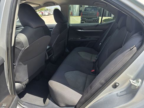 Used 2022 Toyota Camry LE FWD image 11