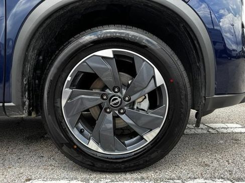 Used 2026 Nissan Rogue SV FWD image 11