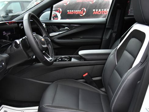 Used 2024 Chevrolet Blazer EV LT image 17