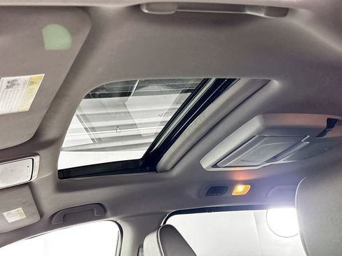 Used 2023 Honda Odyssey Elite image 19