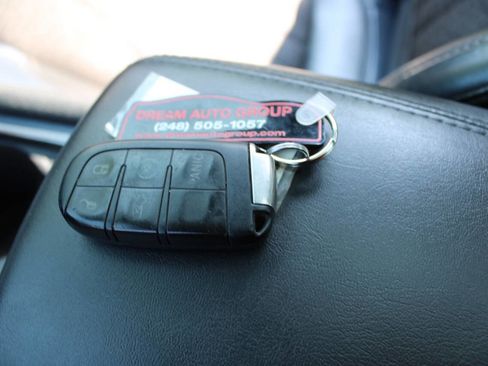 Used 2015 Chrysler 200 S w/ Comfort Group image 18