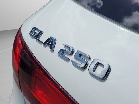 Certified 2022 Mercedes-Benz GLA 250 image 30