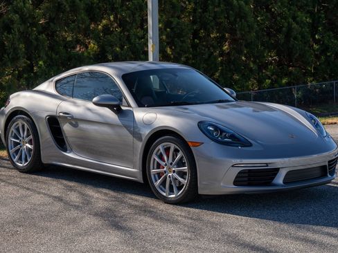 Certified 2025 Porsche 718 Cayman S image 9