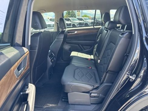 Used 2024 Volkswagen Atlas SE AWD/4WD image 14